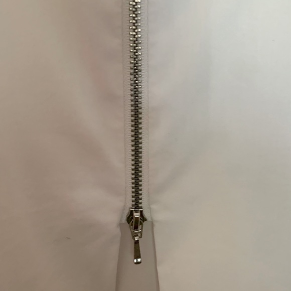 Stylish white blouse - Picture 3 of 7